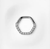 Piercing Aïcha - Plumeria Piercing