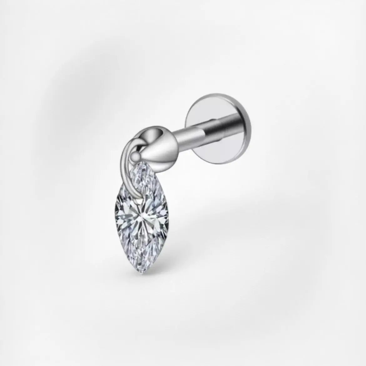 Piercing Samira - Plumeria Piercing