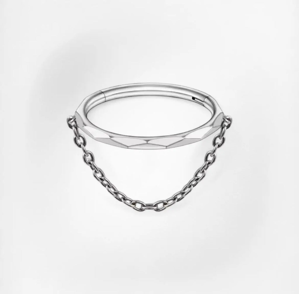 Piercing Arianna - Plumeria Piercing