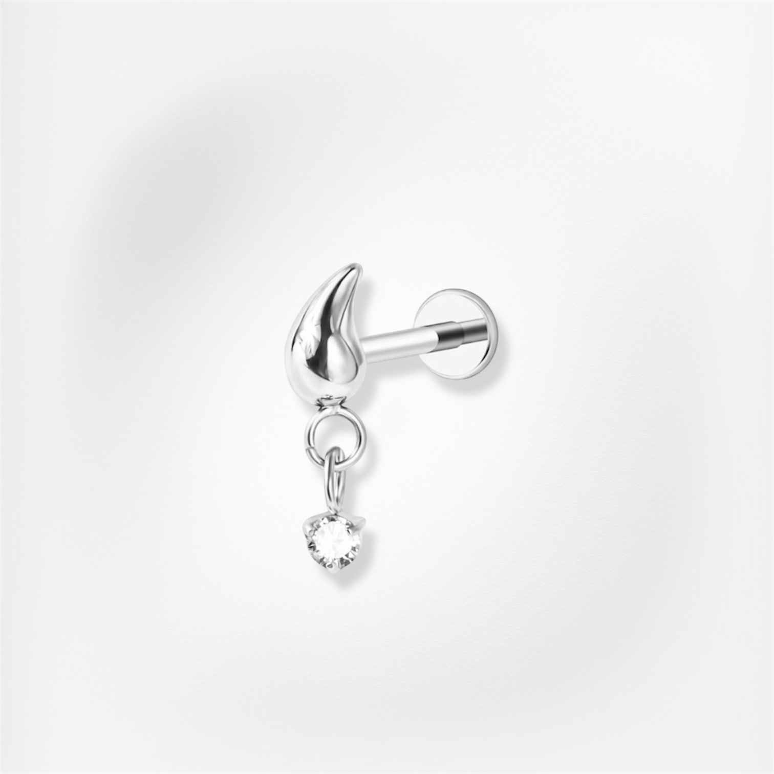 Piercing Johanna – Labret Plumeria Piercing