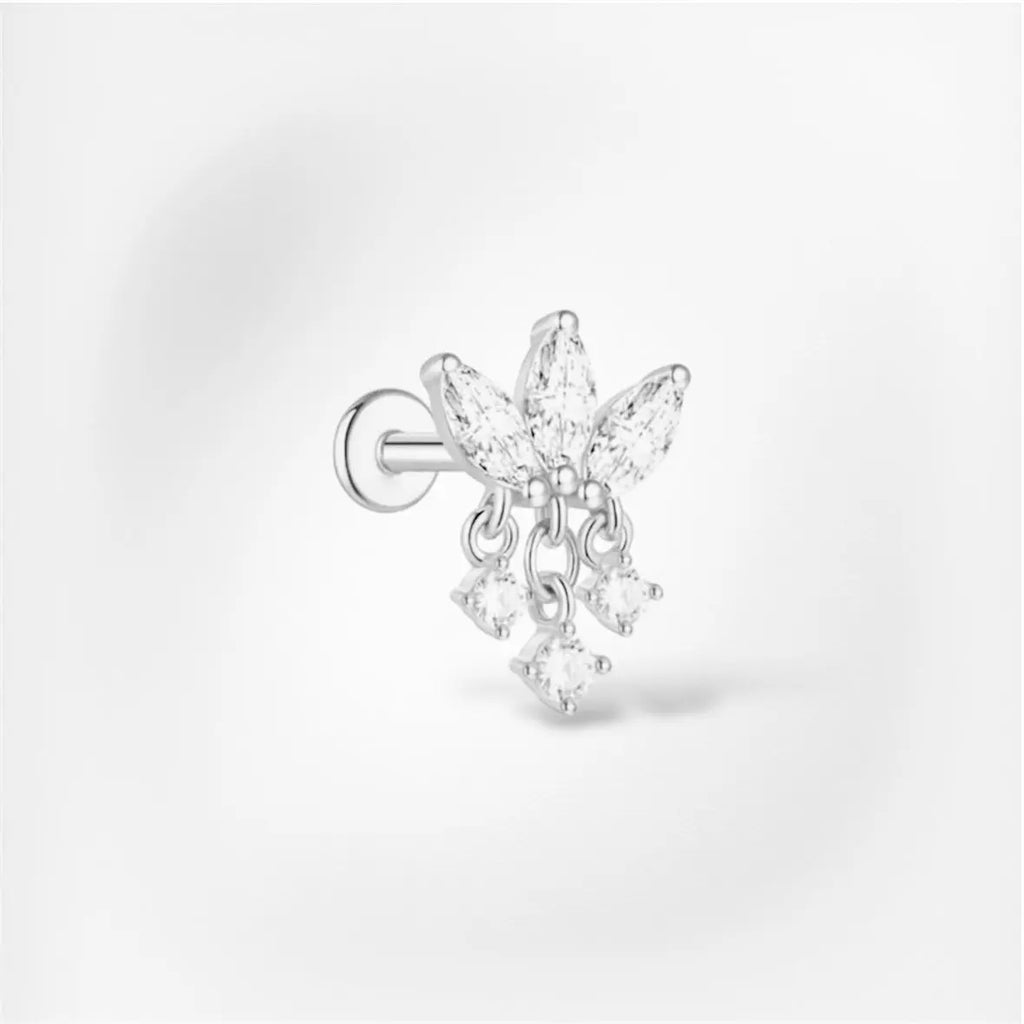 Piercing Amaïa - Labret Plumeria Piercing