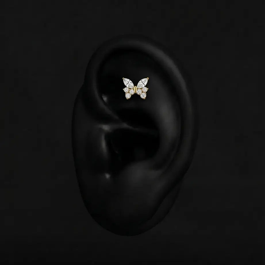 Piercing April - Labret Plumeria Piercing