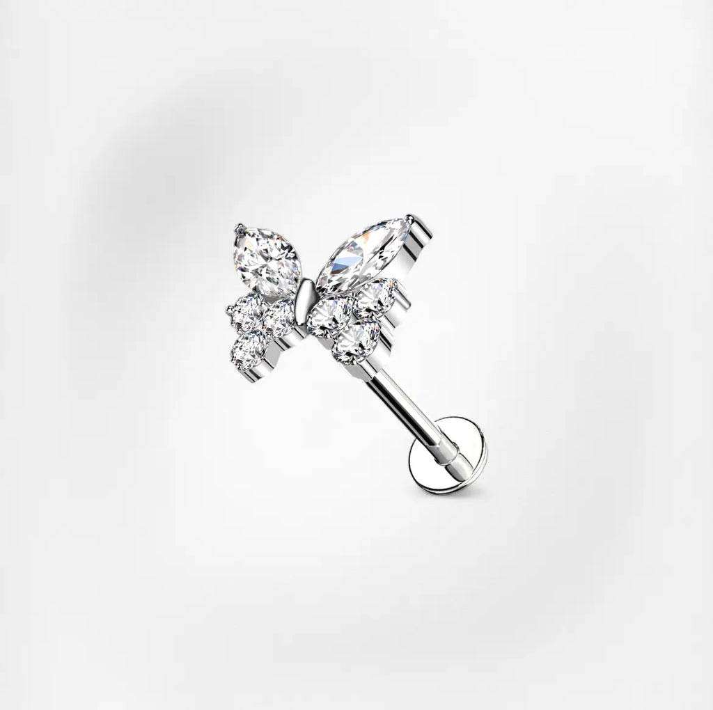 Piercing April - Labret Plumeria Piercing