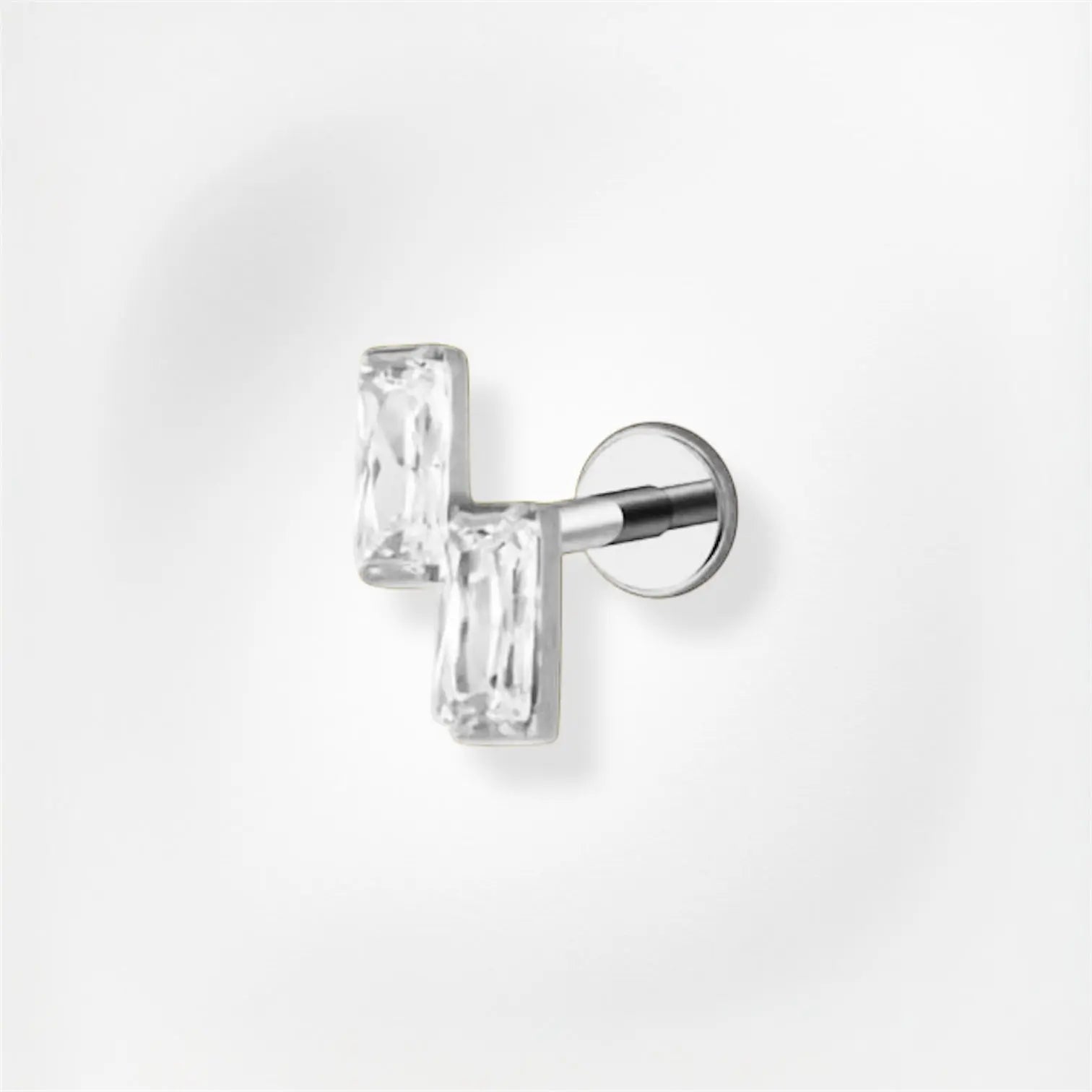 Piercing Aveline - Labret Plumeria Piercing
