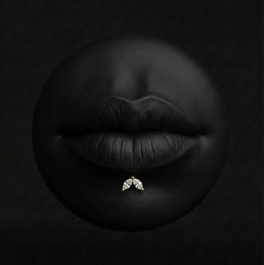 Piercing Juliette - Labret Plumeria Piercing