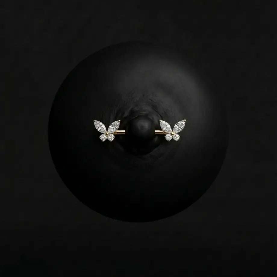 Piercing Léna - Barbells - Téton Plumeria Piercing