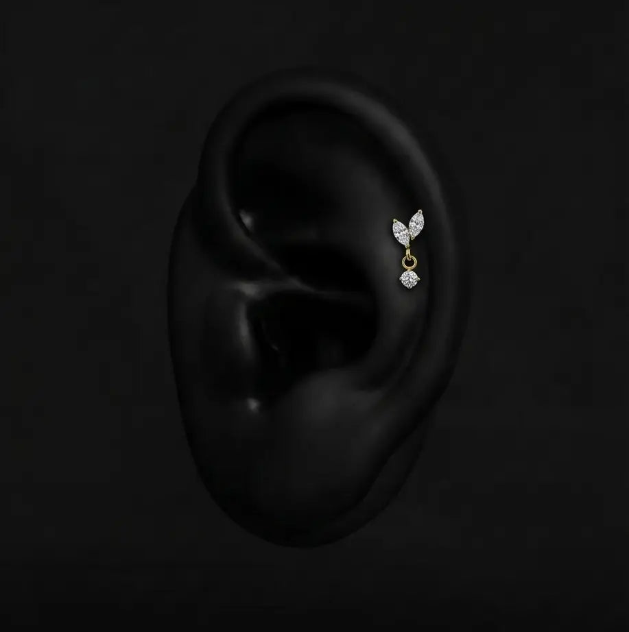 Piercing Zélina - Labret Plumeria Piercing