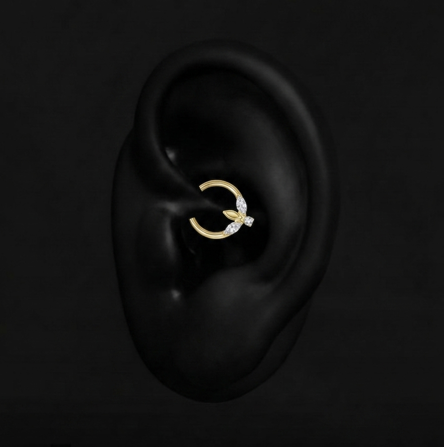 Piercing Maïna - Anneau Plumeria Piercing