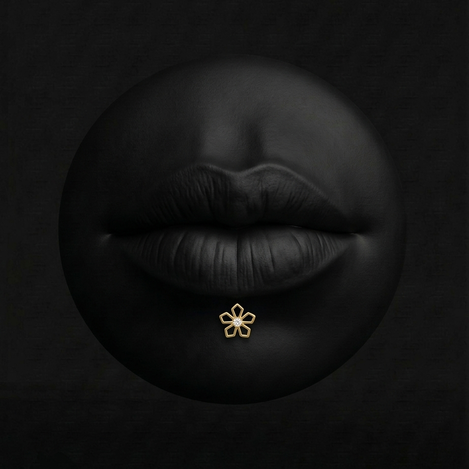 Piercing Milie - Labret Plumeria Piercing