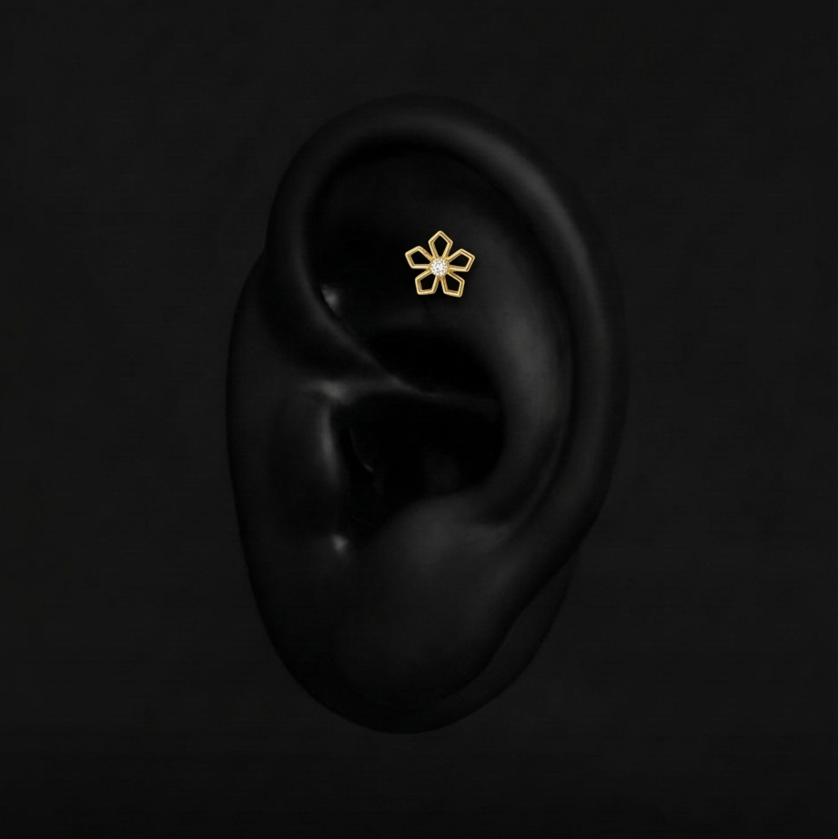 Piercing Milie - Labret Plumeria Piercing