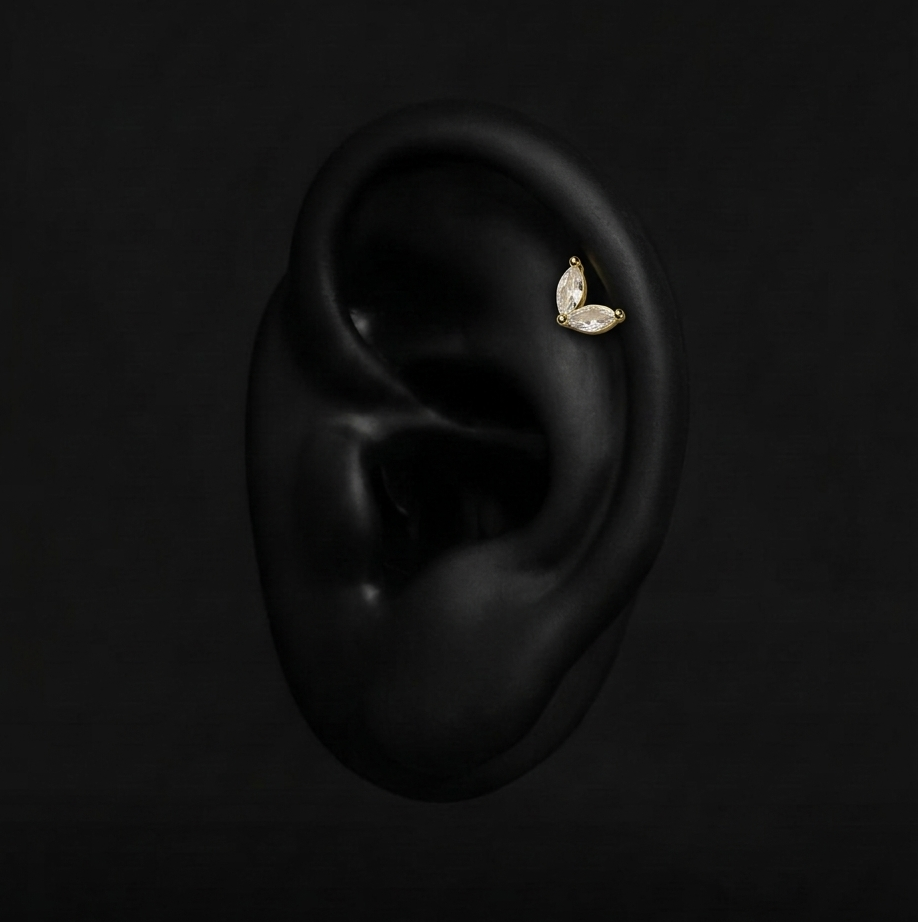 Piercing Juliette - Labret Plumeria Piercing