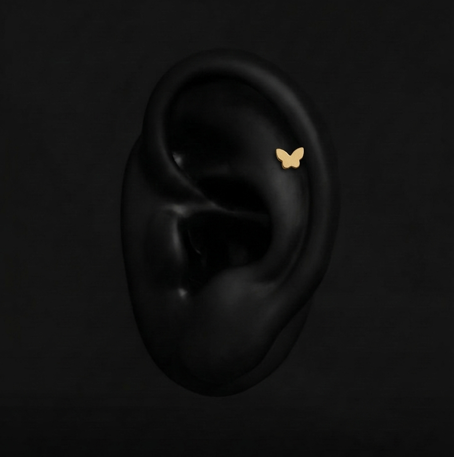 Piercing Valérie - Labret Plumeria Piercing