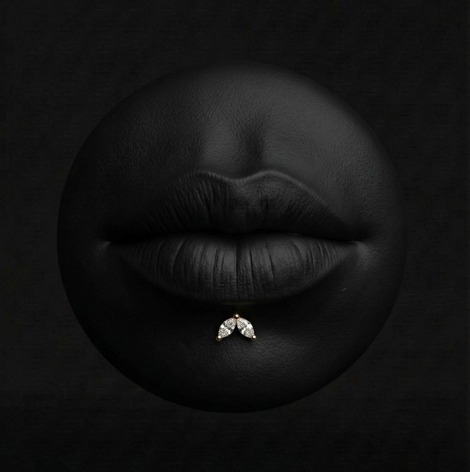 Piercing Juliette - Labret Plumeria Piercing